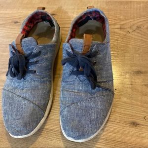 Toms Tennis shoes